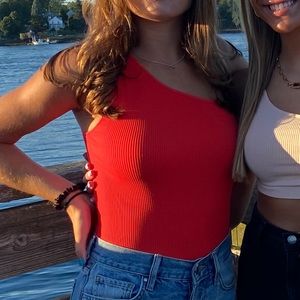 Ribbed one shoulder red body suit